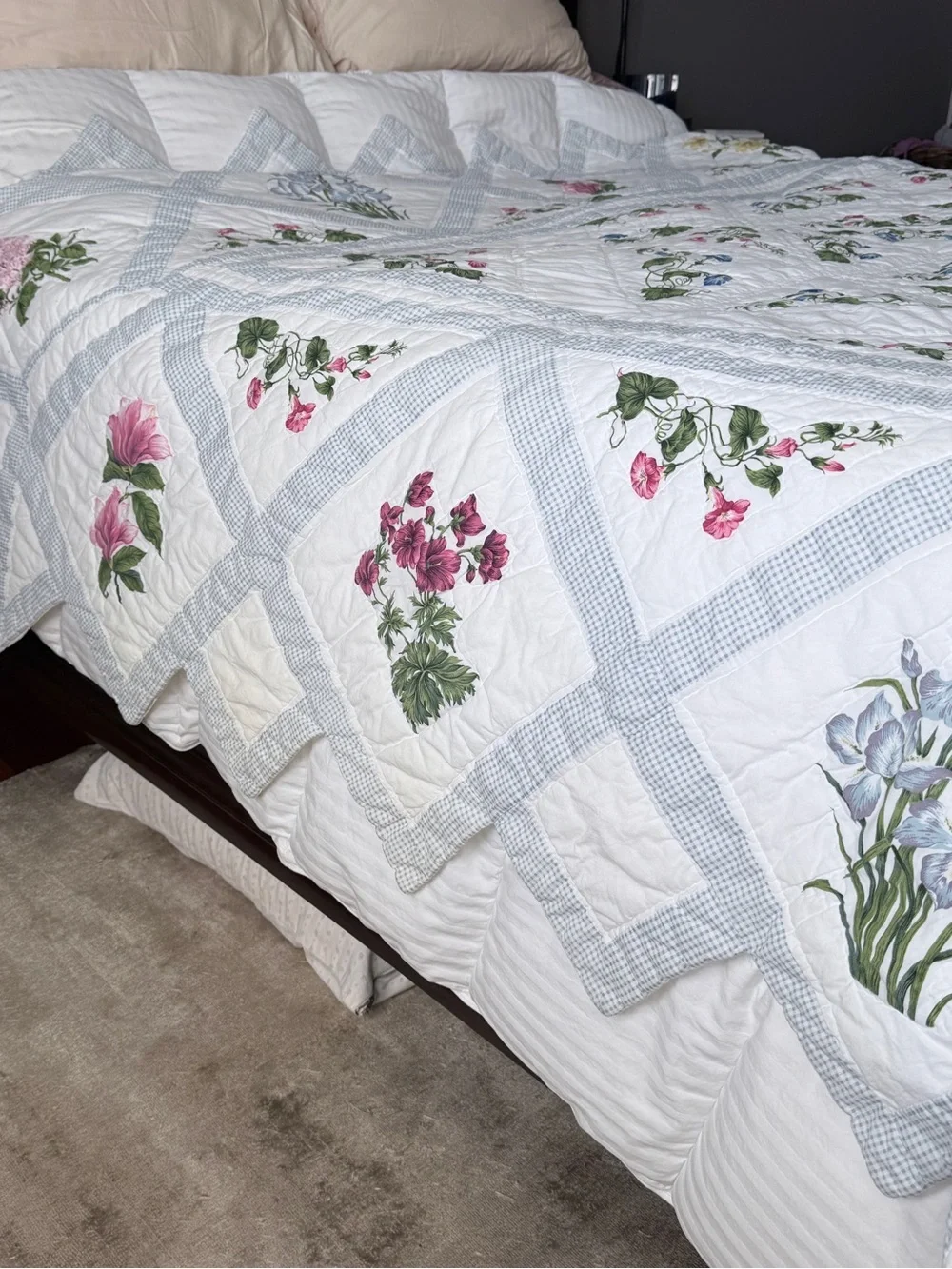 Blue Floral Diamond-Edge Quilt Queen Size